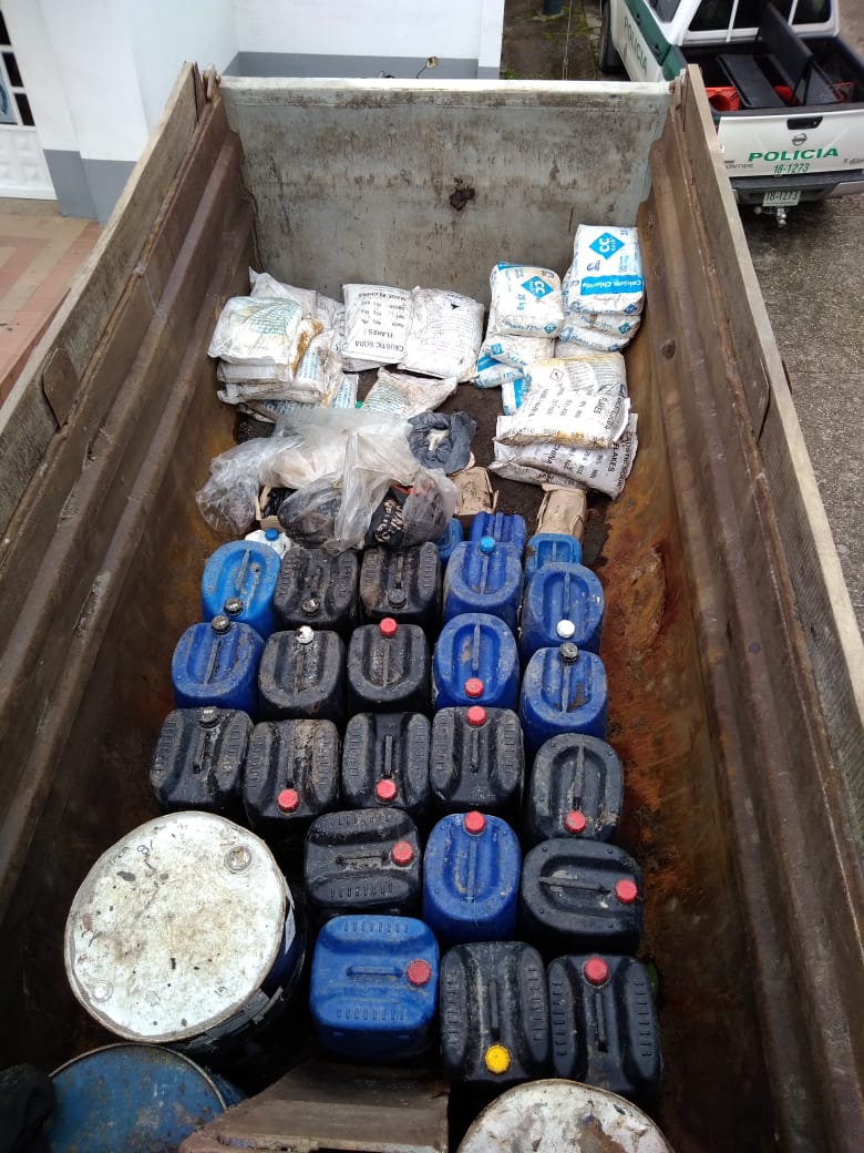 Laboratorio-portátil-para-producir-cocaína-fue-encontrado-al-interior-de-una-volqueta