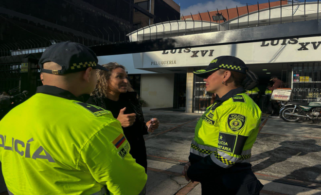 Ciudadana que decide integrarse al frente de seguridad de su barrio