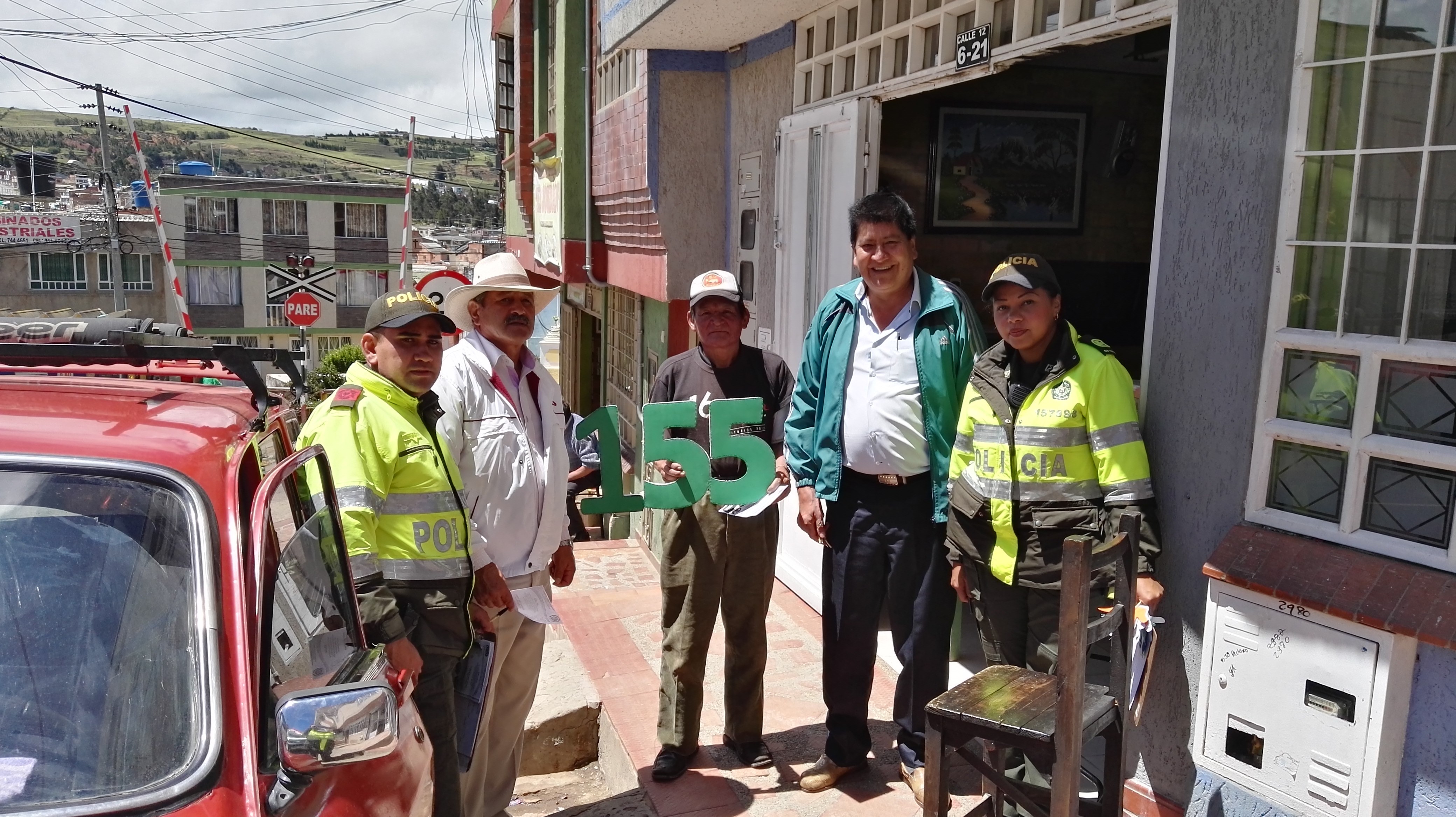 policia-tunja-realiza-campaña-contra-la-violecia-de-genero