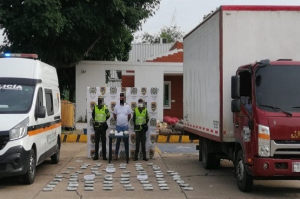 Lo-capturamos-con-75-kilogramos-de-marihuana-y-cuatro-kilos-de-base-de-coca