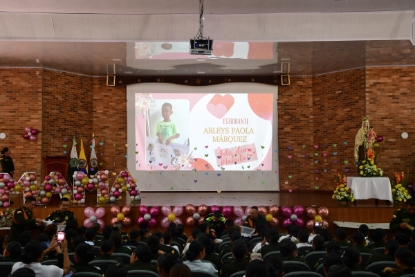 Celebración día de las madres Escuela de Carabineros Provincia de Vélez 