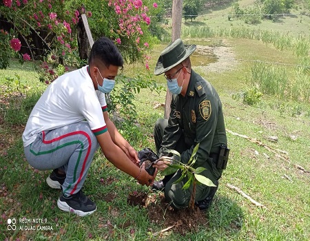 En el día de la tierra, Policía lideró actividades para promover la protección del medio ambiente