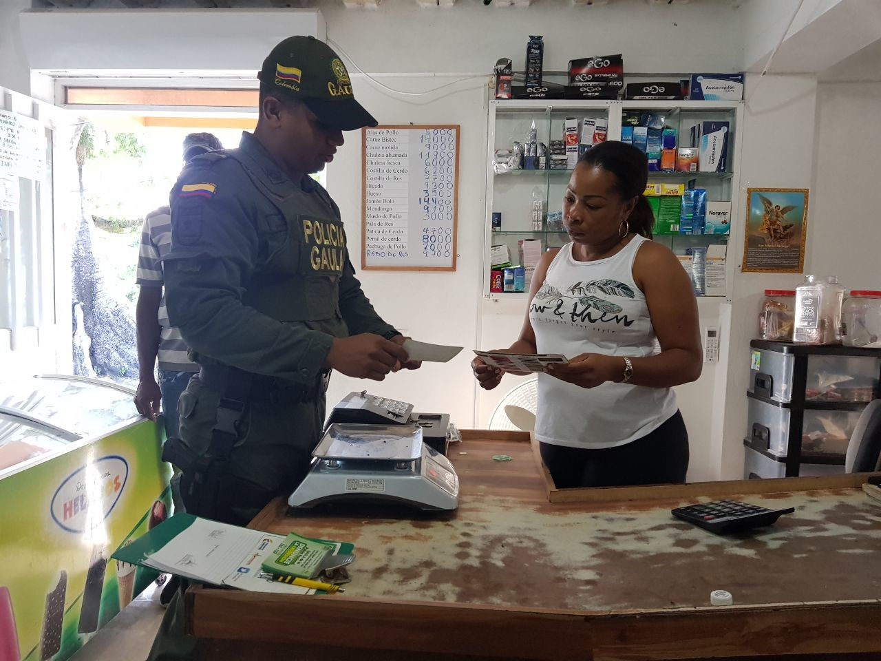 Mediante volantes dieron a conocer el copy “Yo No Pago Yo Denuncio” 