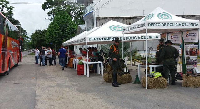 Con la estrategia "Juntos con el campo"-la Policía Nacional-apoya a los campesinos-en el Meta