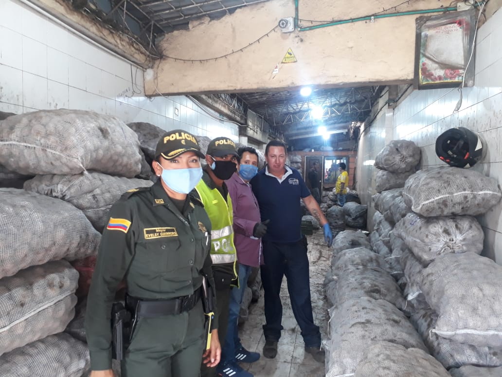 En trabajo articulado recolectamos 300 mercados para las familias ibaguereñas más necesitadas. 