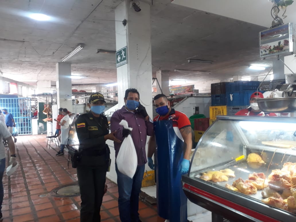 En trabajo articulado recolectamos 300 mercados para las familias ibaguereñas más necesitadas. 