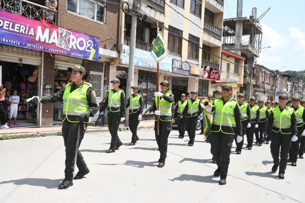 Participación en desfile cultural en el municipio de Moniquirá  
