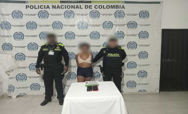 Mujer es capturada en flagrancia momentos en que hurtaba dos teléfonos móviles