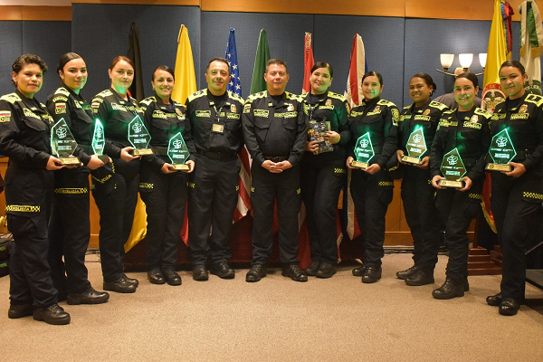 Mujeres Policías  que trabjan por la construcción de la paz en Colombia 2
