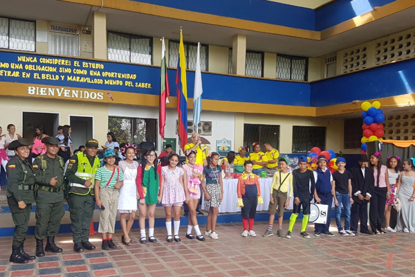 Llevamos alegría a niños de la vereda la tagua en el corregimiento de Minca