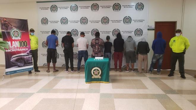 En Armenia se capturan nueve personas por varios delitos.