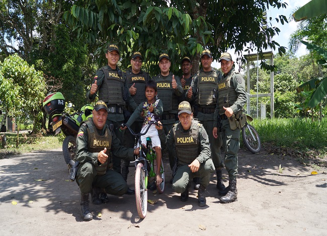 Trabajamos por llevar alegrias a nuestros niños.