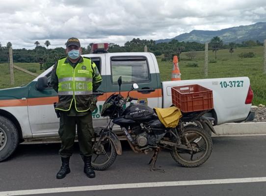 Recuperada motocicleta marca Bajaj