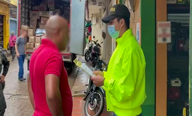 Capturados funcionarios y exfuncionarios públicos por presunta corrupción en contratos.