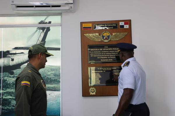 Coordinador del Programa de Aviación del servicio Nacional Aeronaval de Panamá