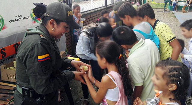 “Es mejor amarse que armarse”-por la sana convivencia-en la región del Ariari-Policia