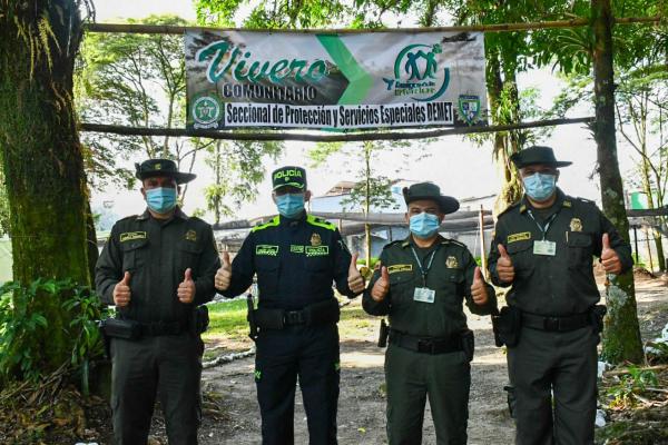 Policías en el Vivero