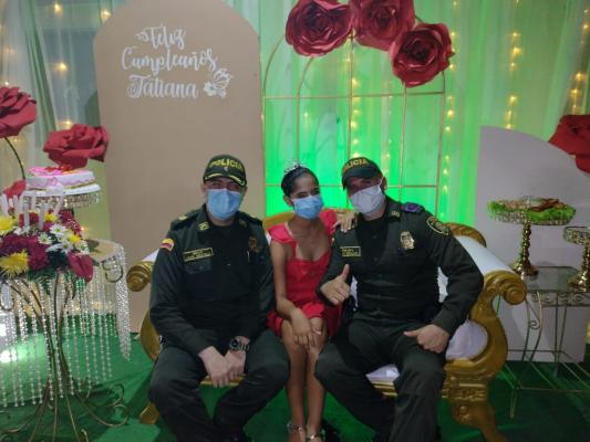 Policía-Nacional-y-la-Armada-Nacional-cumplieron-el-sueño-de-celebrar-los-15-años-de-la-menor-Zarith-2