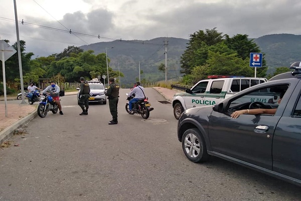  policia_en_norte_de_santander_continua_las_actividades_en_pro_de_prevencion_del_contagio_del_covid-19.jpg