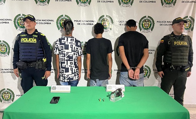 Policía logra capturar un hombre y aprehender dos adolescentes cuando hurtaban un celular
