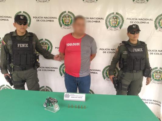 Policía Nacional captura en flagrancia a una persona por el delito de porte ilegal de armas de fuego