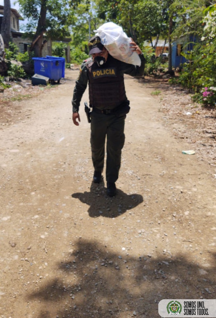 Acompañamos a la Gobernación Departamental en la entrega de 100 mercados