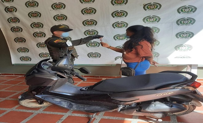 Policía recupera y entrega a sus dueños 02 motocicletas en el municipio de Quibdó