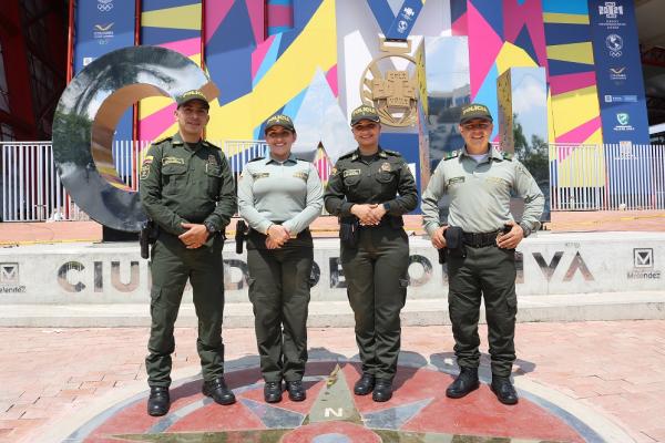 Policías sonrientes 