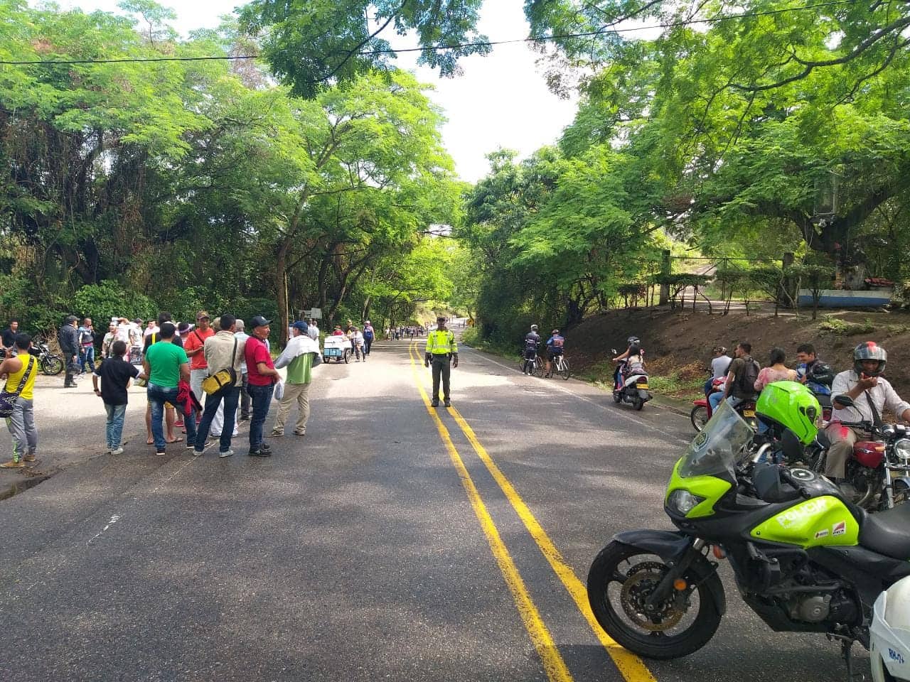  policias_garantizando_la_seguridad_vial