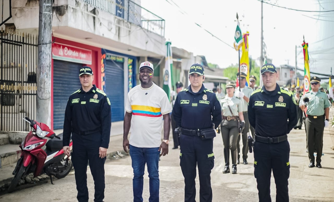 desfile militar y de policía por las principales calles de María La Baja