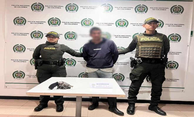 Policía captura un ciudadano con arma de fuego