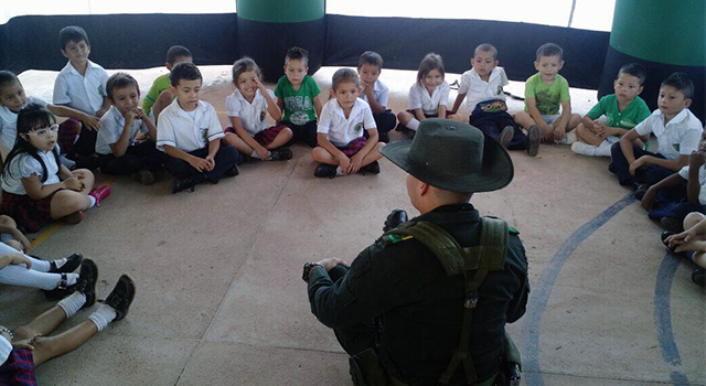 La Policía Nacional-dictó-lesiones de prevención-a-estudiantes-del-Meta