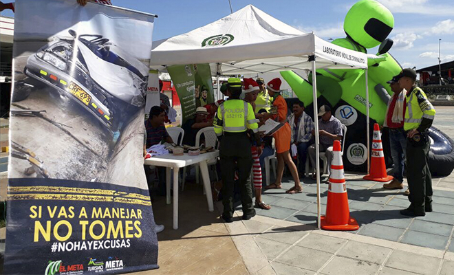 En-Navidad-la-Policía Nacional-continúa-promoviendo-la-seguridad vial-en-el Meta