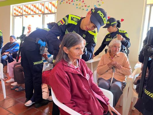 realización de peinados a nuestras abuelas 