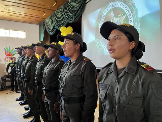 Gradúan contingente de auxiliares de Policía 