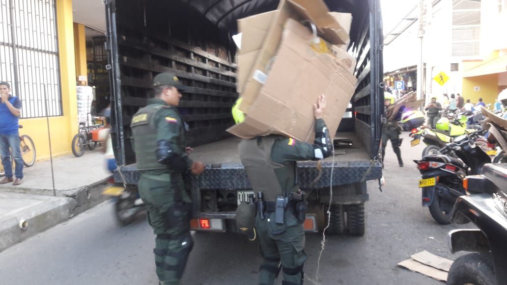 Policía nacional recupera espacio publico en arauca.