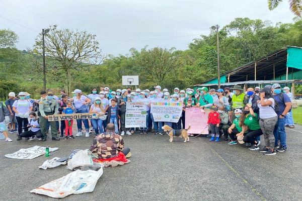 Acción interinstitucional para recuperar la ribera del río Otún.