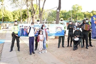 Policia acompañando regreso a clases
