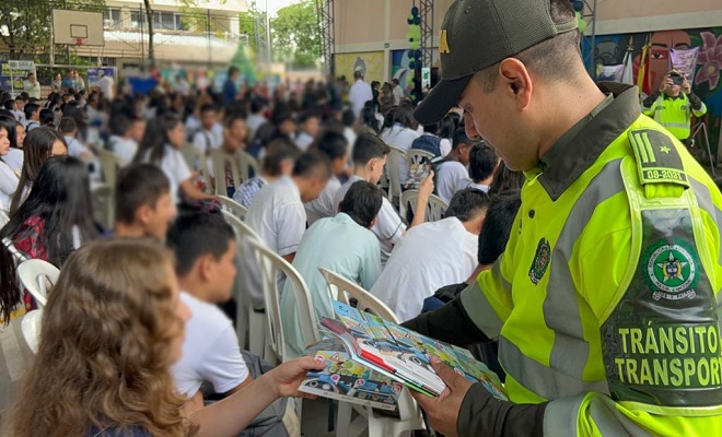 Regreso seguro a clases con mi Policía Nacional