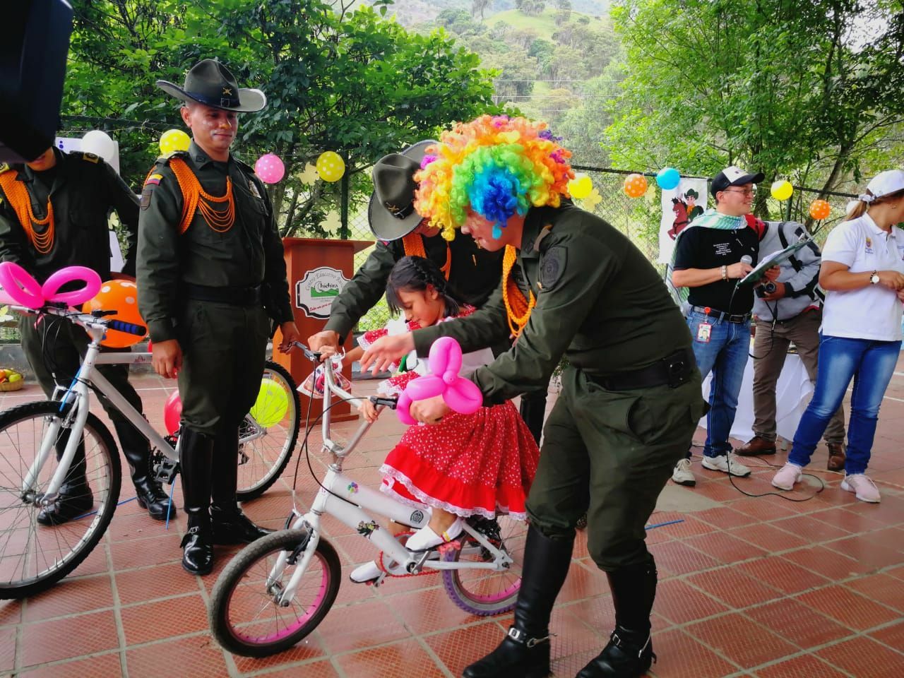 reparamos-y-obsequiamos -bicicletas - a-niños-de - la -vereda- los-naranjos 
