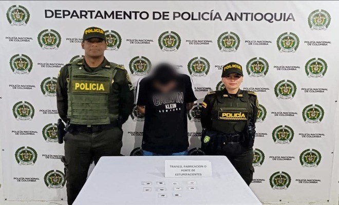 Policía captura a cuatro personas, incluyendo a un reincidente con 23 arrestos.