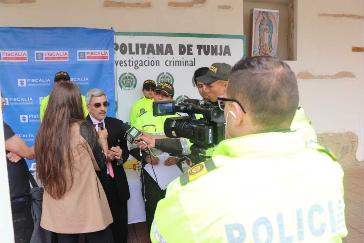 RUEDA-PRENSA-HURTO-CELULAR