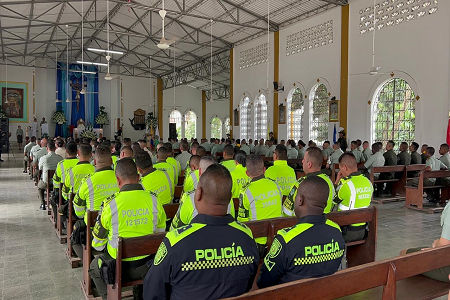 Con una Eucaristía y ofrenda floral celebramos el aniversario 133 de la Policía Nacional de Colombia