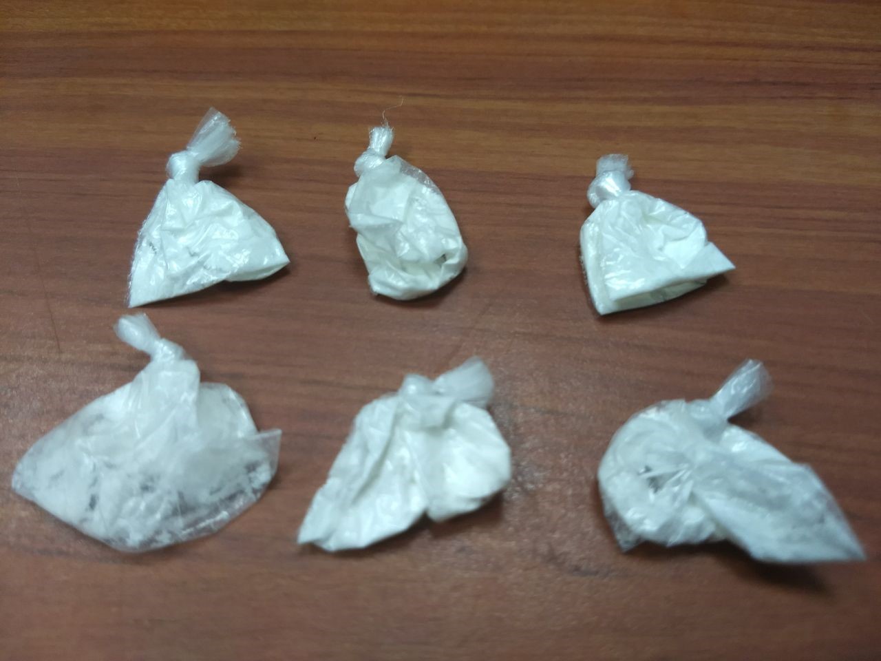 Seis dosis de clorhidrato de cocaína fueron incautadas en actividades de registro