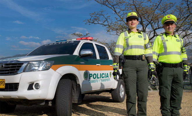 Policia de colombia, transito, semana santa