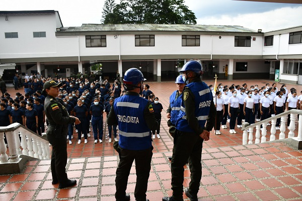 Simulacro de emergencia y plan defensa ESCER