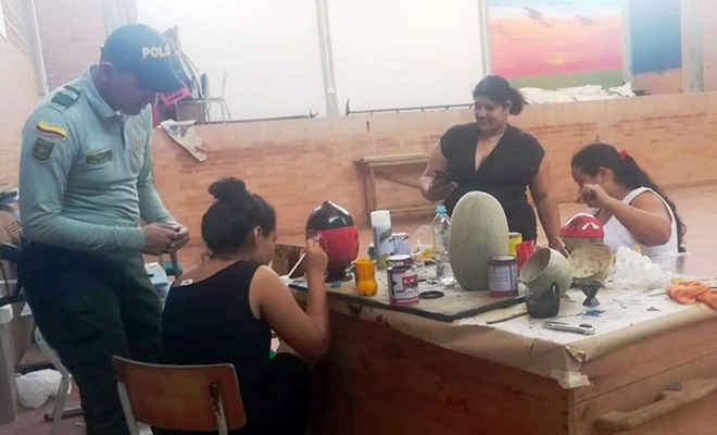 Construyendo-País-en-La-Macarena-brindamos-talleres-de-emprendimiento-a-la-comunidad