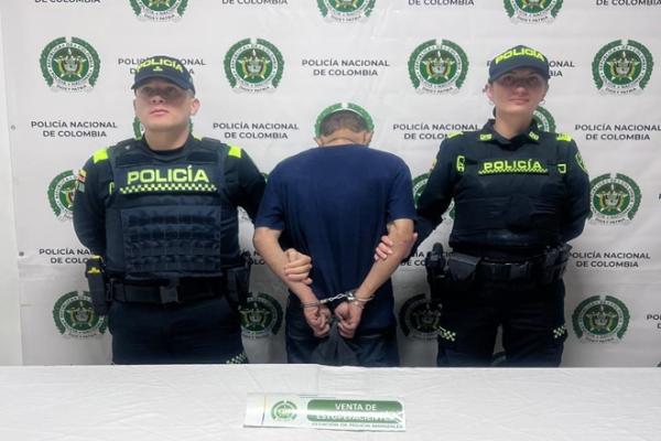 Hombre de 34 años se le incauta la sustancia de estupefacientes y la suma de 18.000 pesos en efectivo