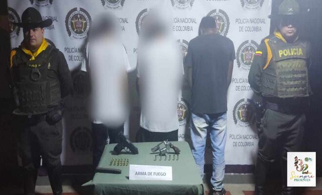 Una _persona_ fue_ capturada_ y_ dos_ adolescentes_ fueron_ aprehendidos