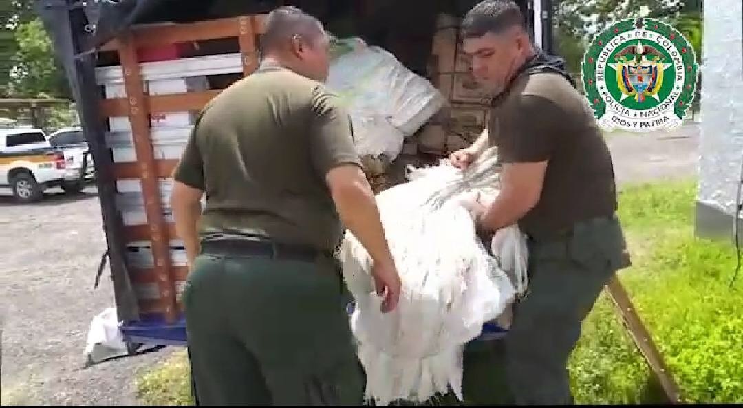 Incautados 105 galones de ácido sulfúrico y acetona en urabá2